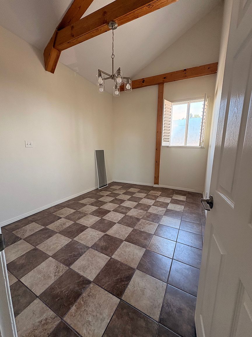2930-32 Panorama Crst photo 5
