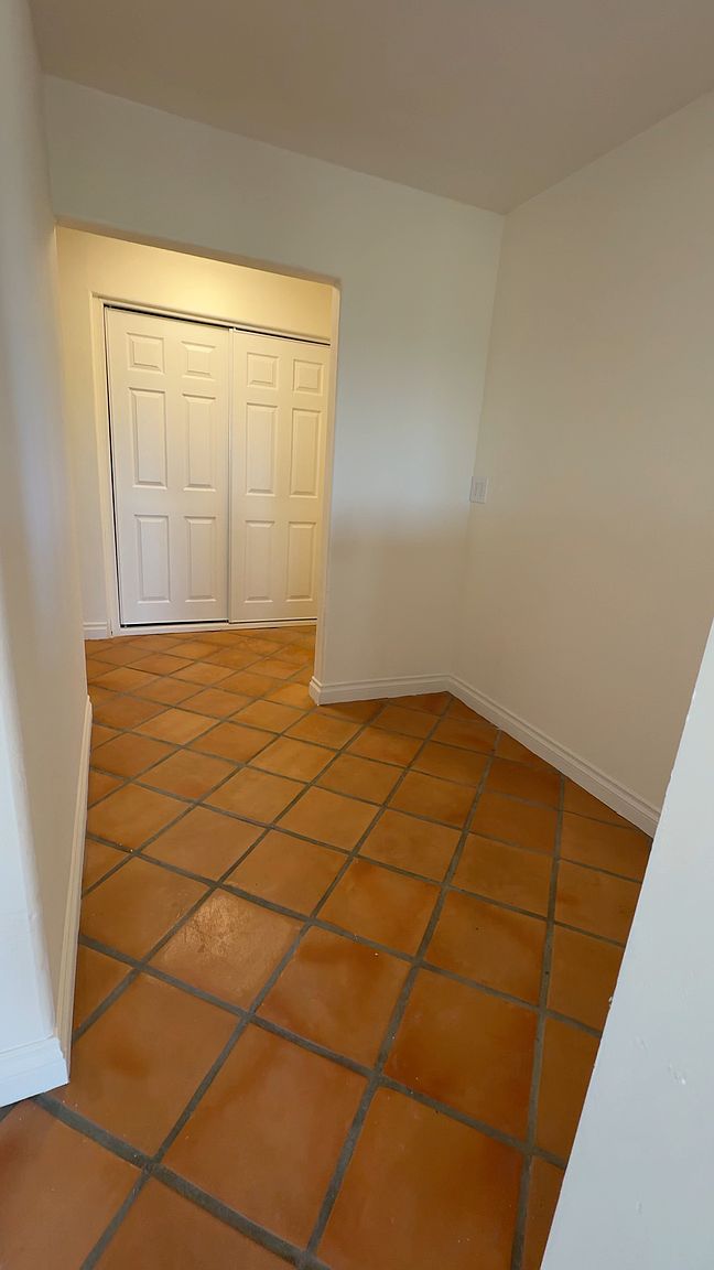 2930-32 Panorama Crst photo 3