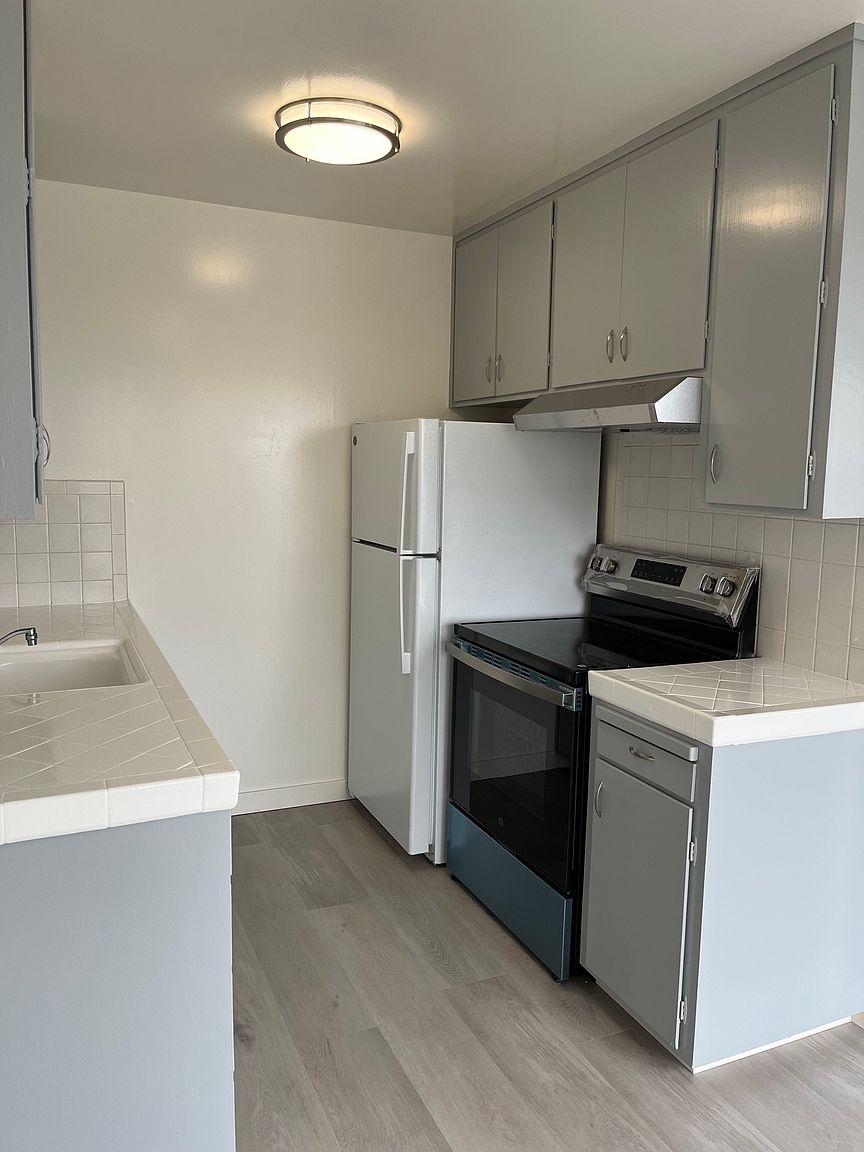 1790 27th Ave photo 4