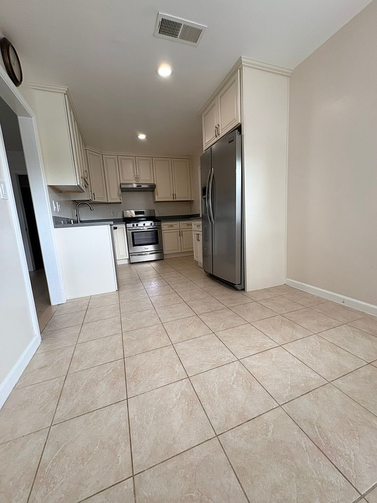 135 Marcia Ct photo 3