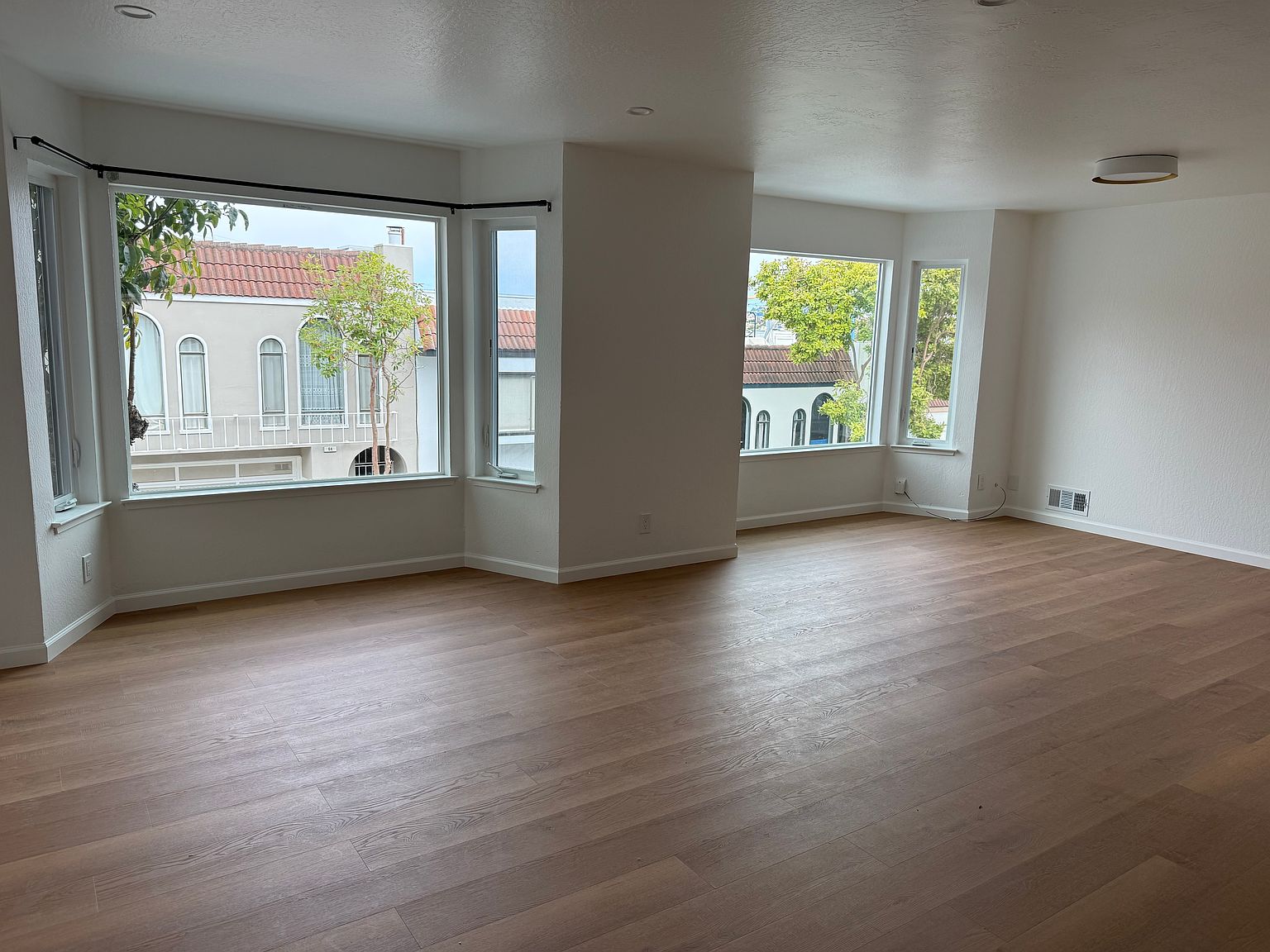 3BR/2BA Flat on Dorado Ter · San Francisco photo 5