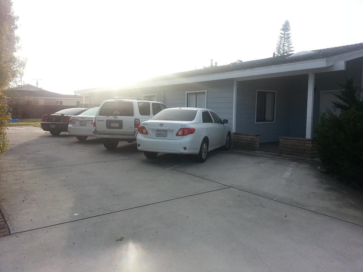 5011 63rd St photo 2