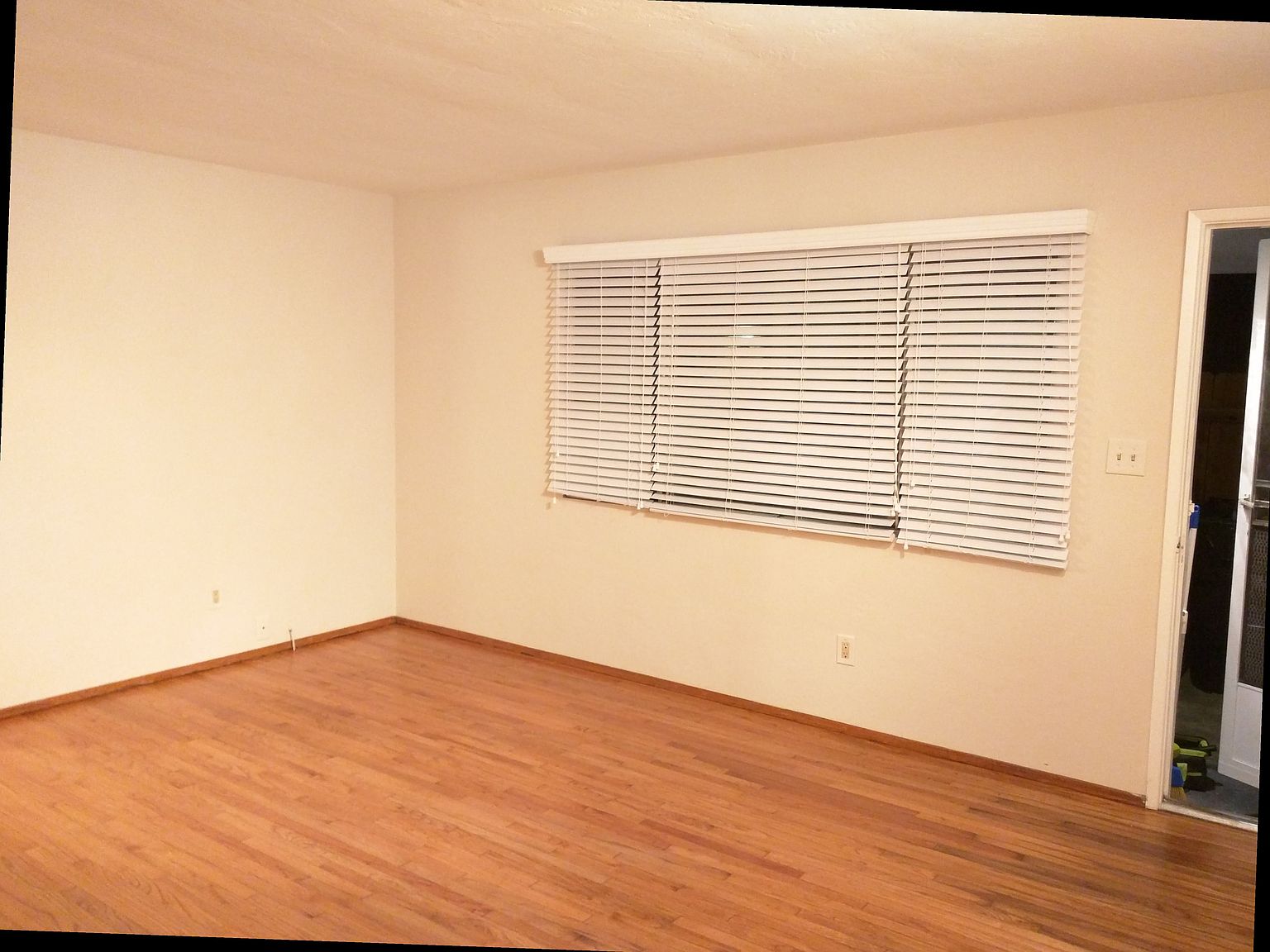 2567 1/2 B St photo 5
