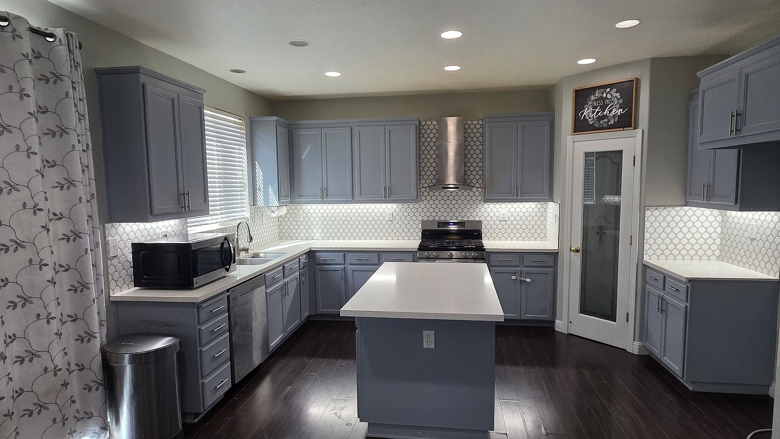 2434 Digerud Dr photo 4