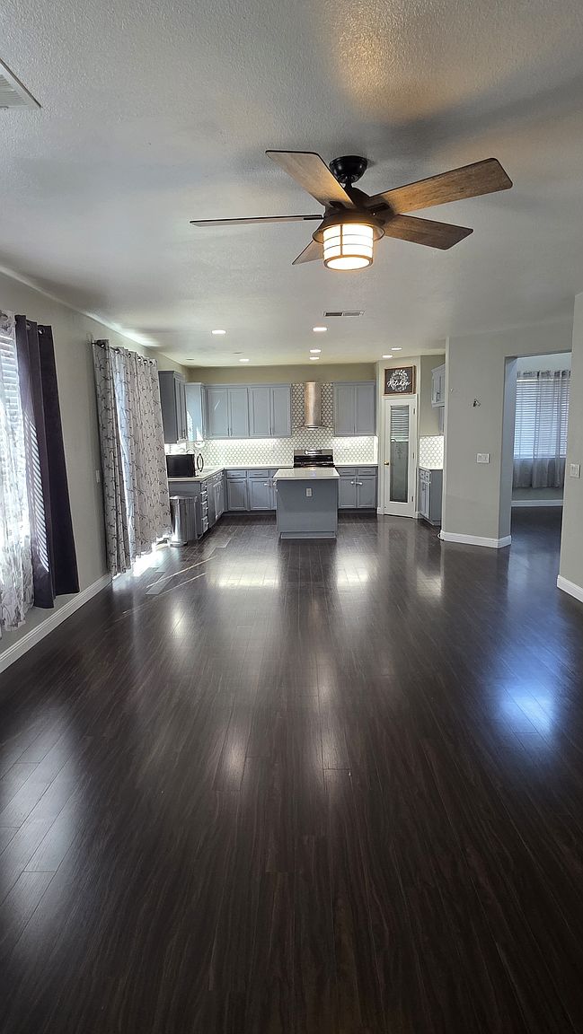 2434 Digerud Dr photo 3
