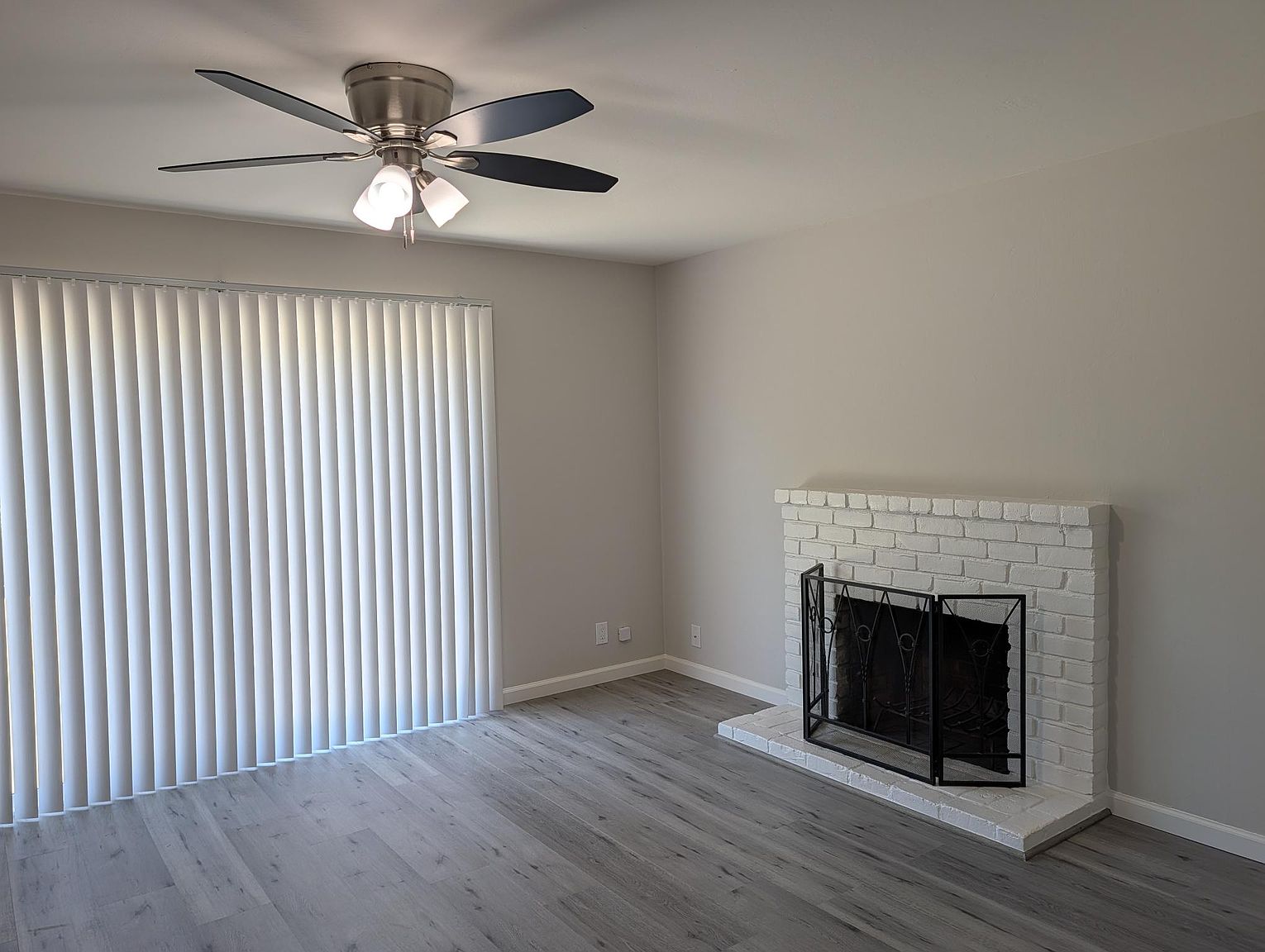 2BR/1BA Duplex on White Dr · Santa Clara photo 4