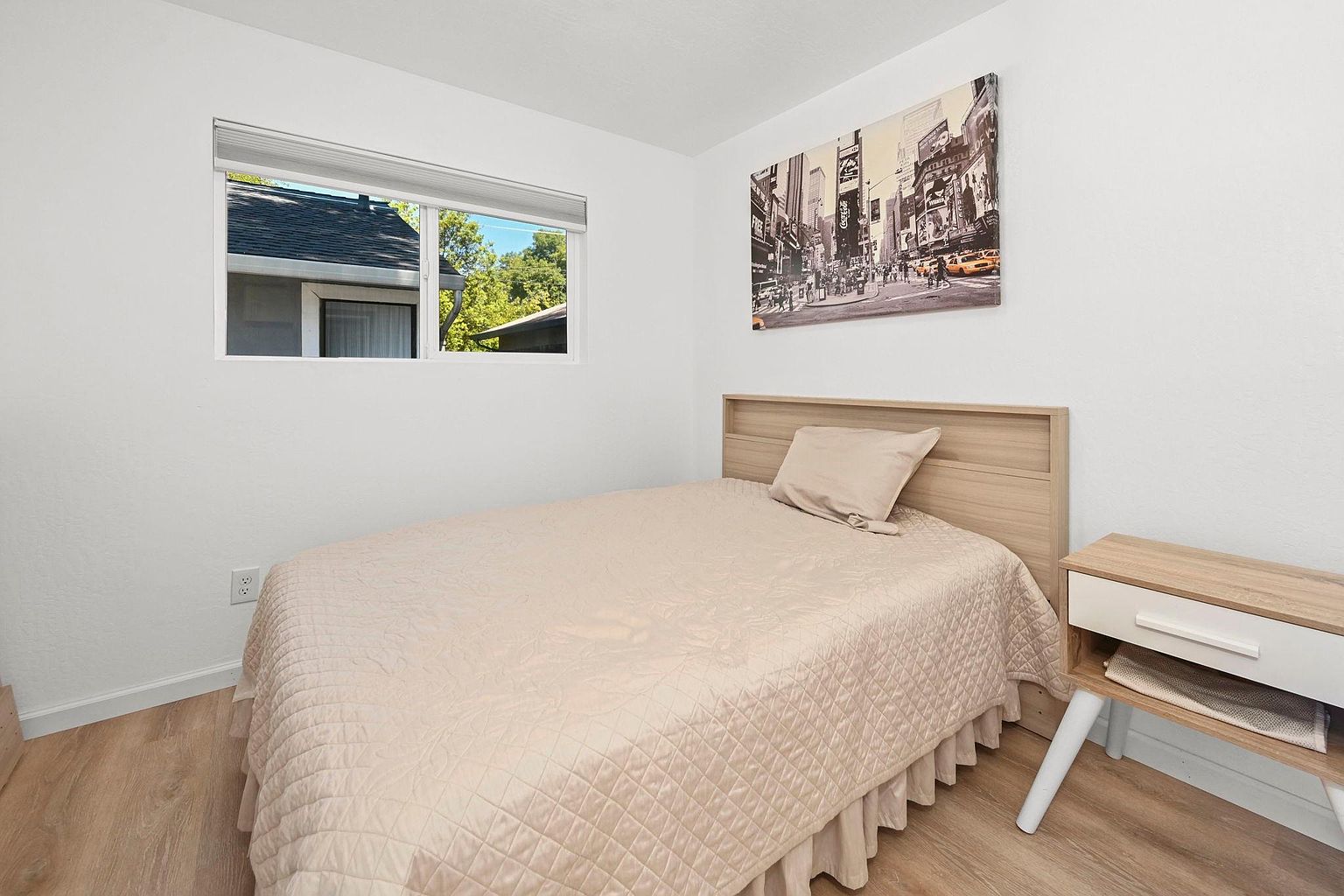 34 Phylis Dr photo 3