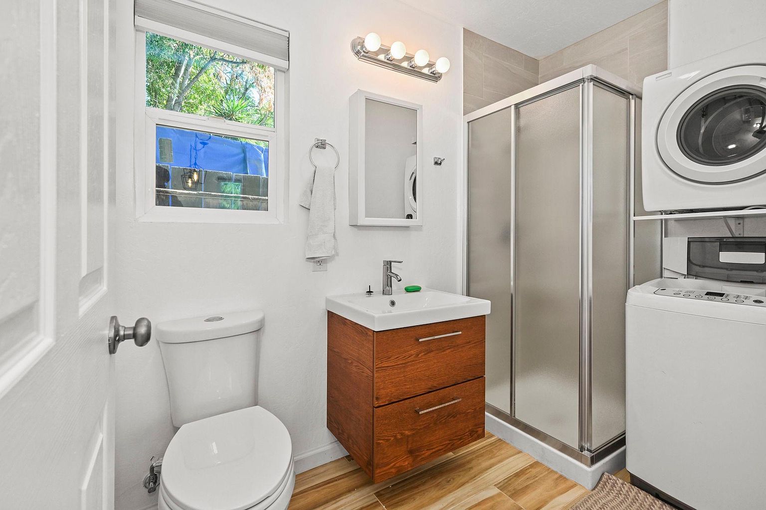34 Phylis Dr photo 5