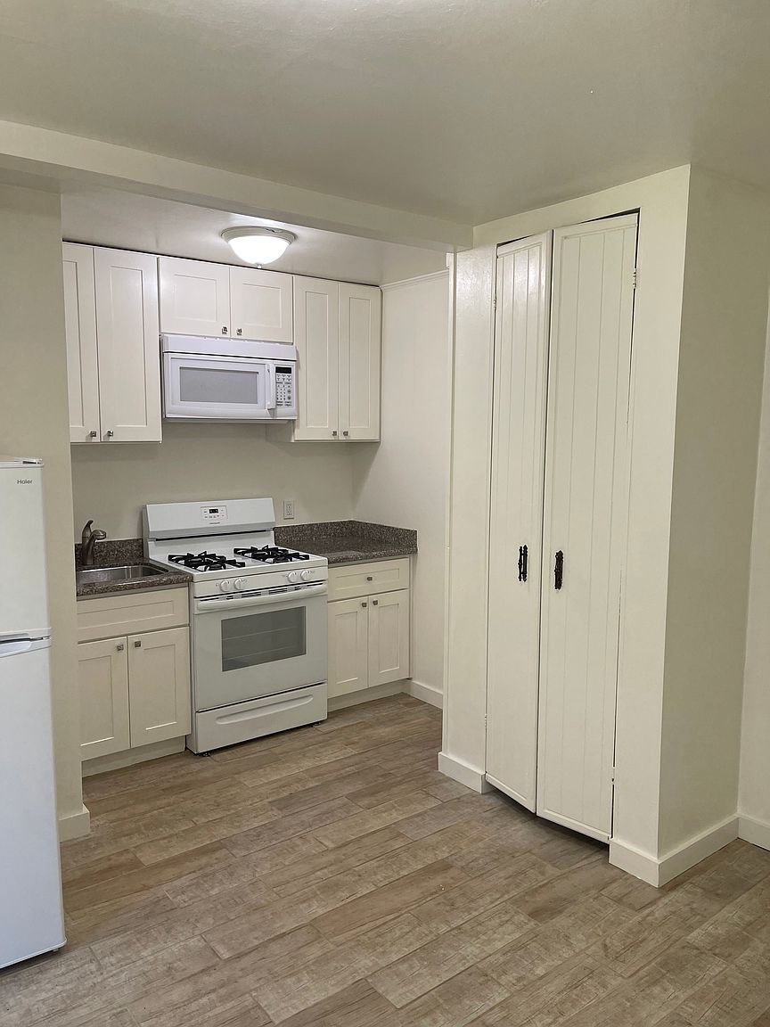 405 Norman Dr photo 3