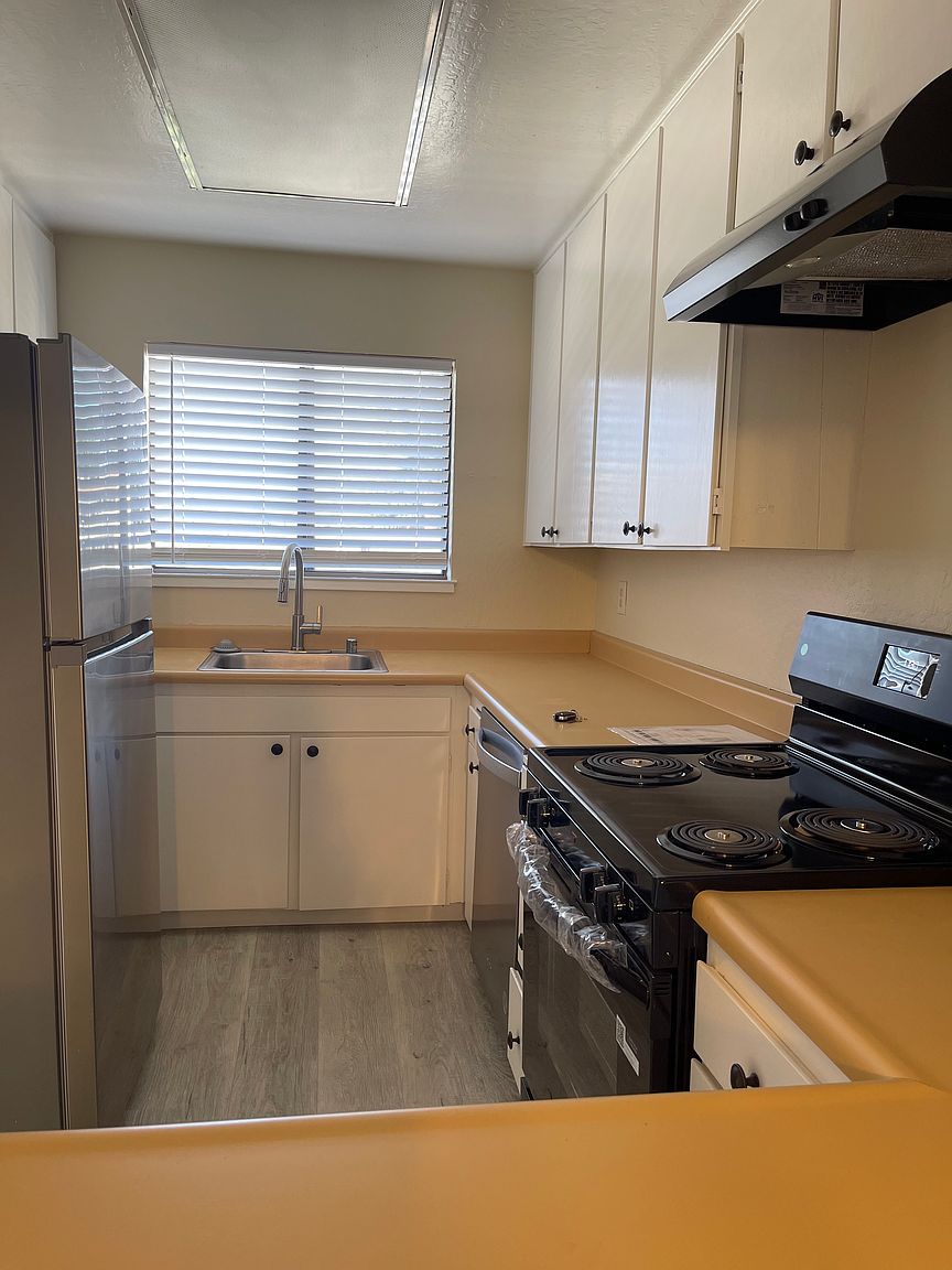 2BR/2BA Condo on Ellis St · Concord photo 4