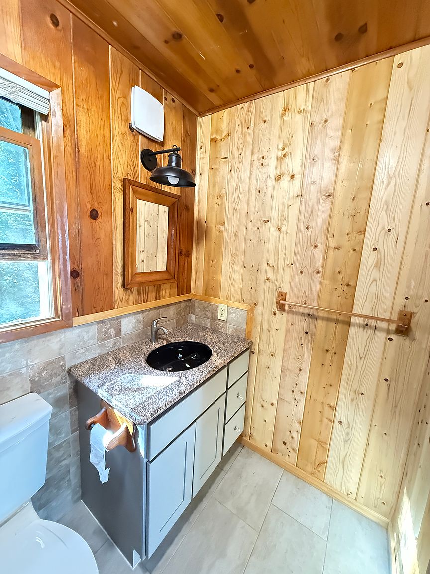 24 Grainger Ln photo 3
