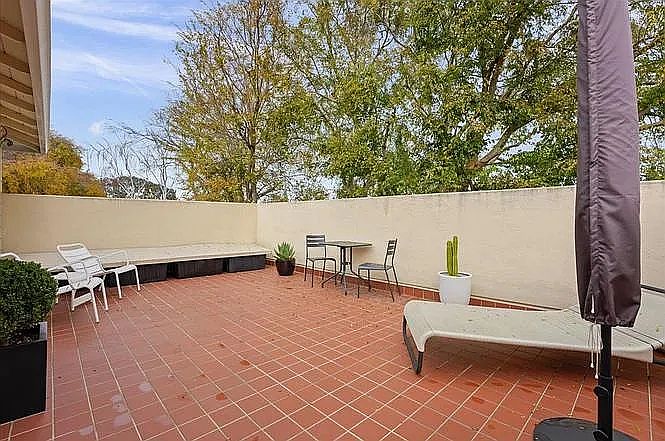 2735 Byron St photo 2