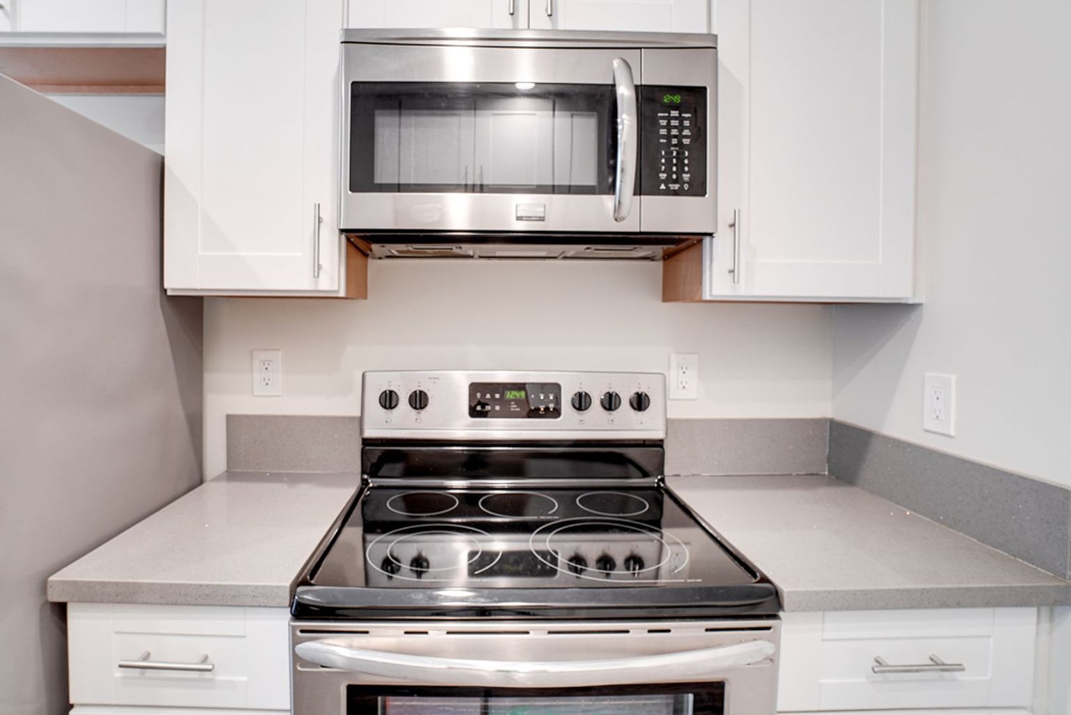1 beds  1.0 baths photo 4