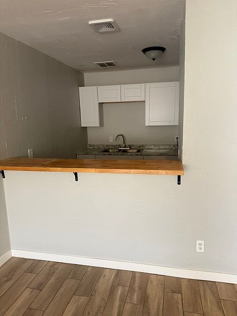 2758 E Wier Ave photo 2