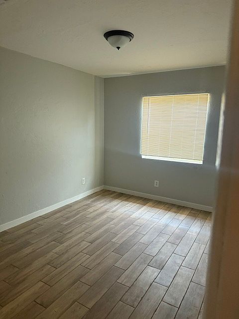 2758 E Wier Ave photo 4