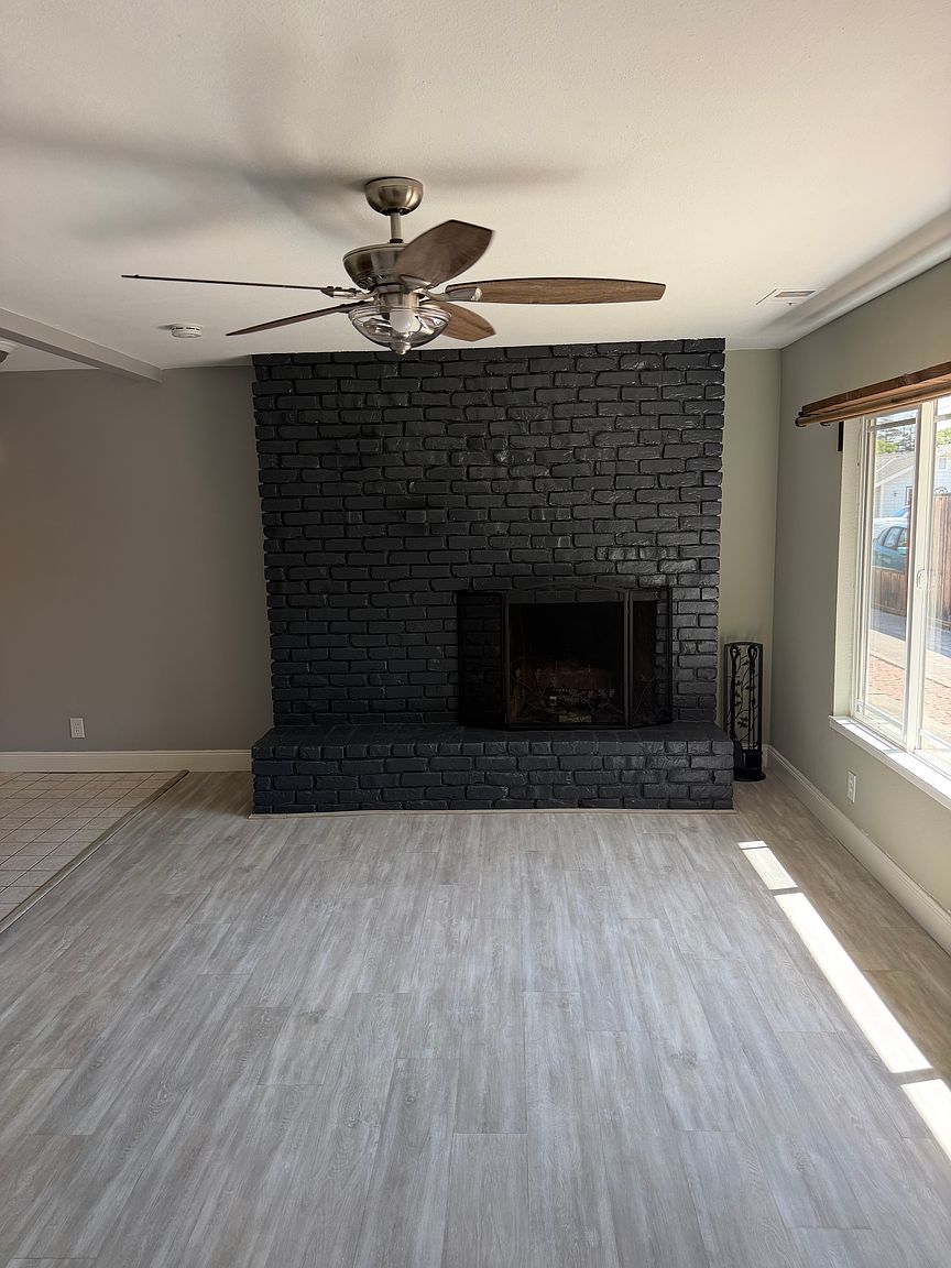 105 Spring Ave photo 3
