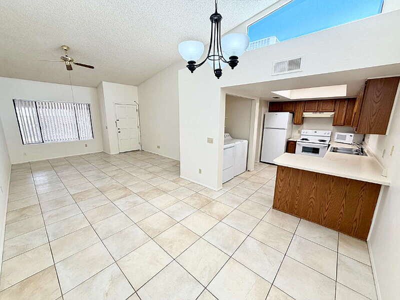 13644 N Hamilton Dr photo 4