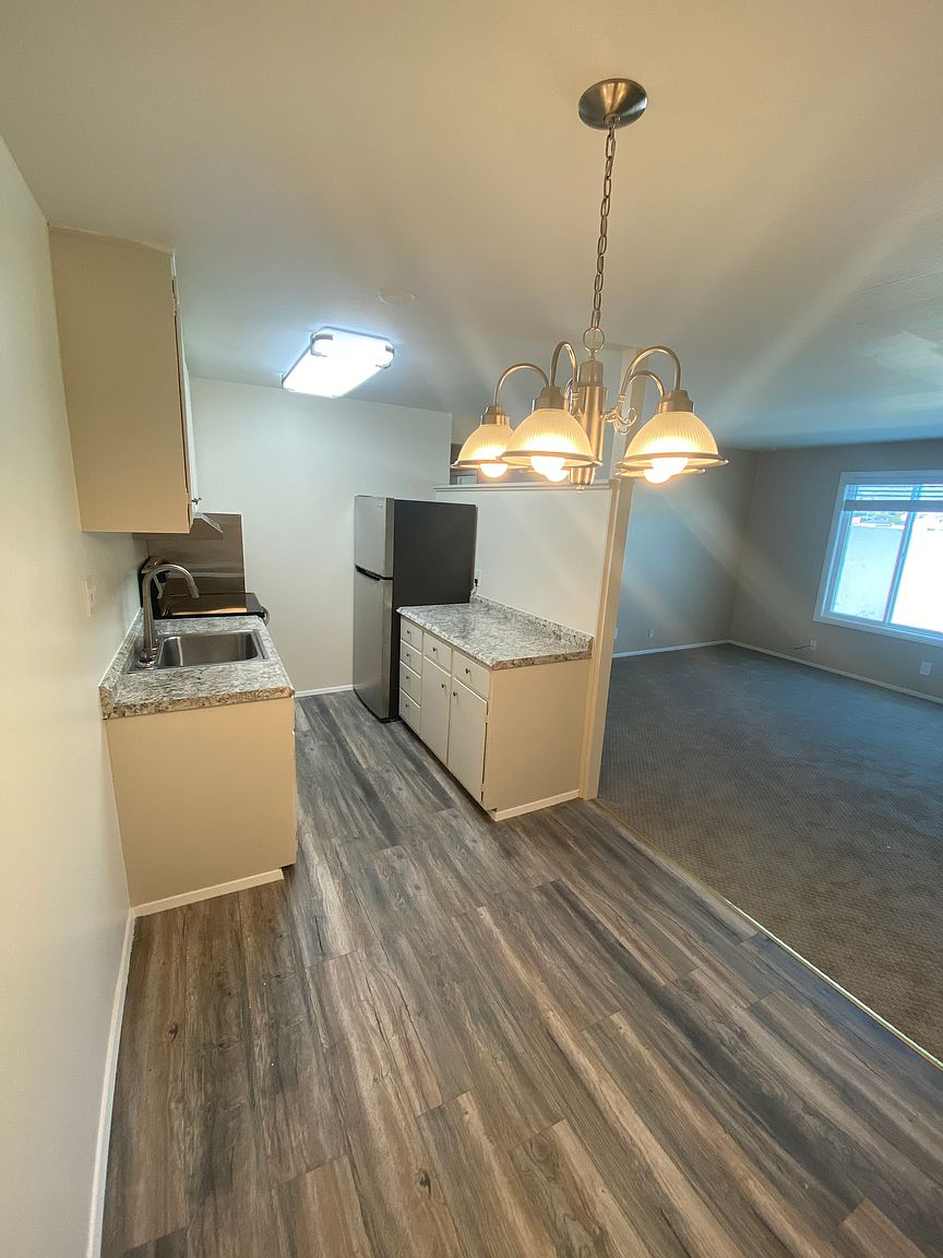 1BR/1BA Apartment on 2nd Ave. · Daly City