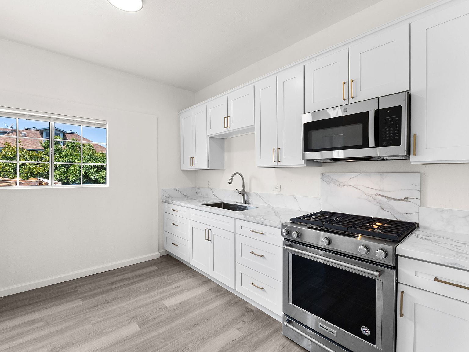 3204 Logan Ave photo 3