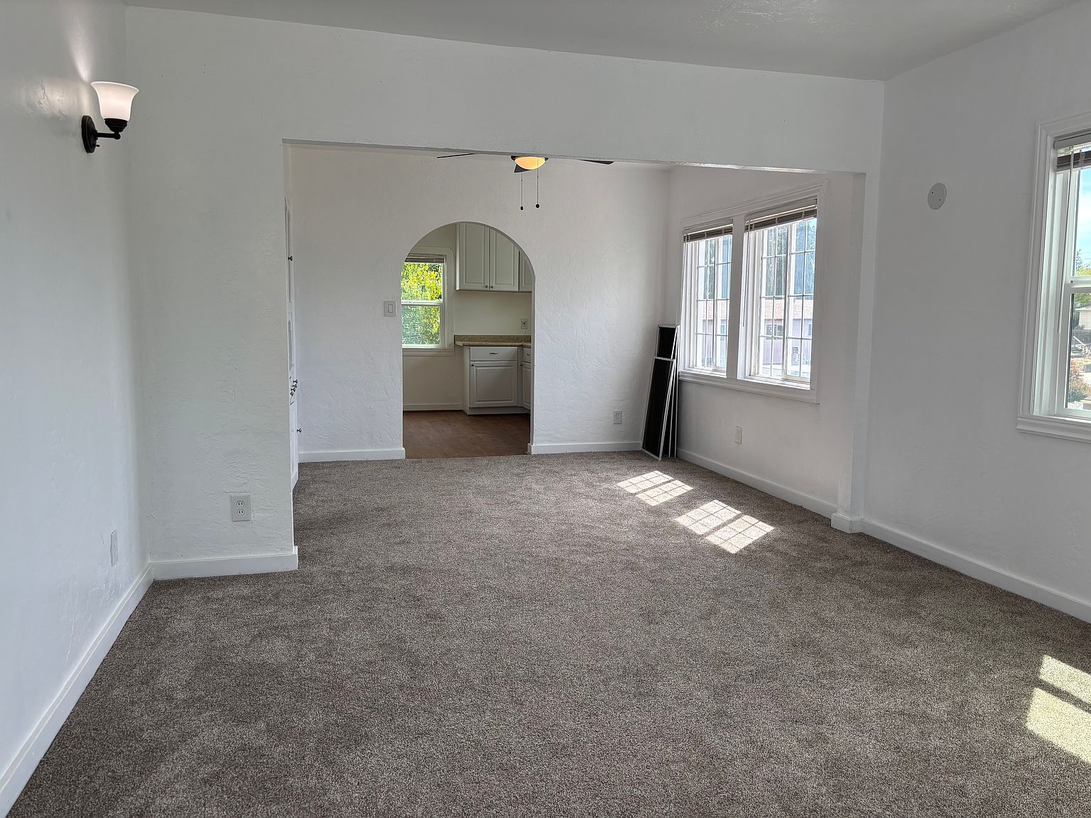 919 Mariposa St photo 5