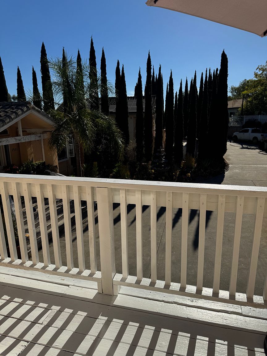 1511 Maxwell Ln photo 3
