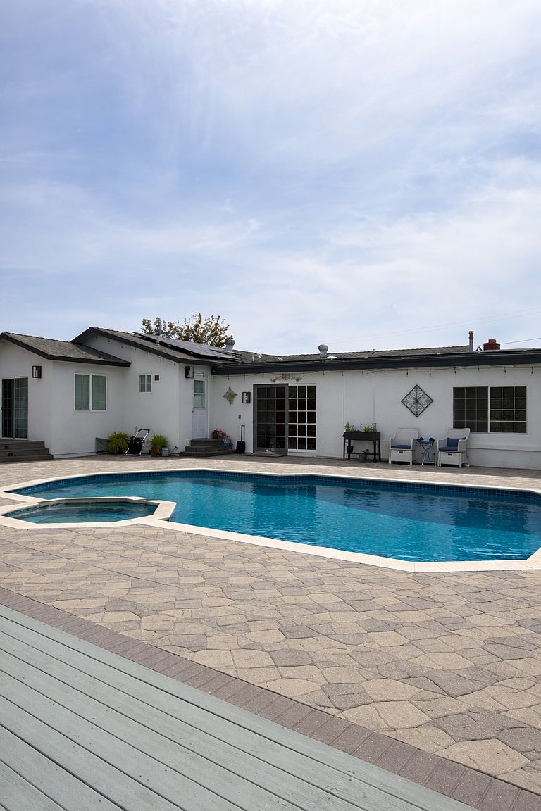 857 Cuyamaca Ave photo 5