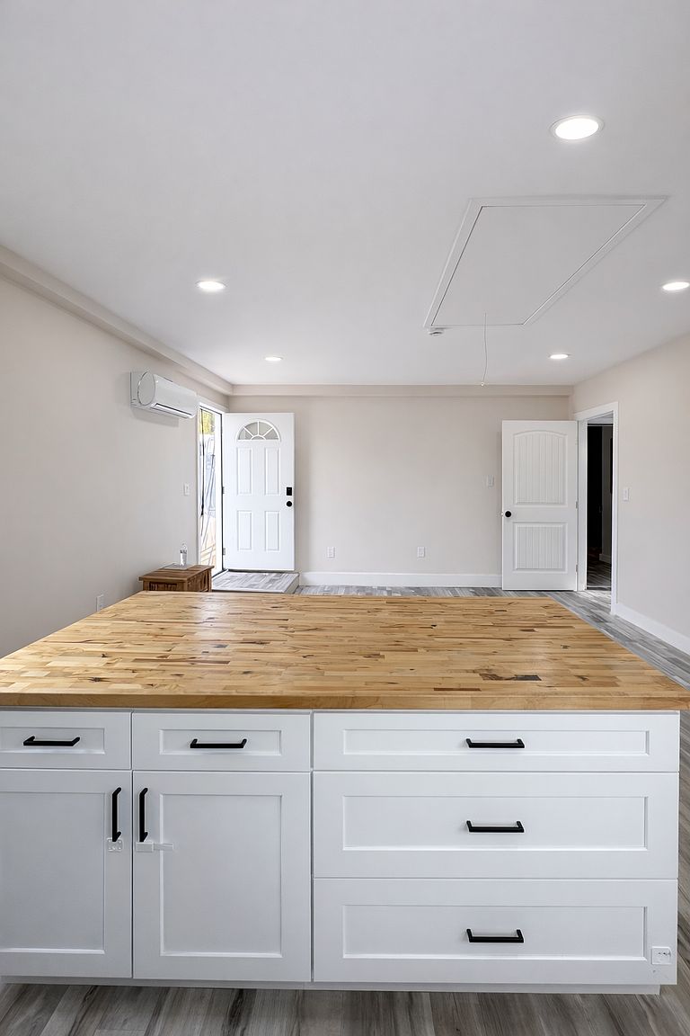857 Cuyamaca Ave photo 3