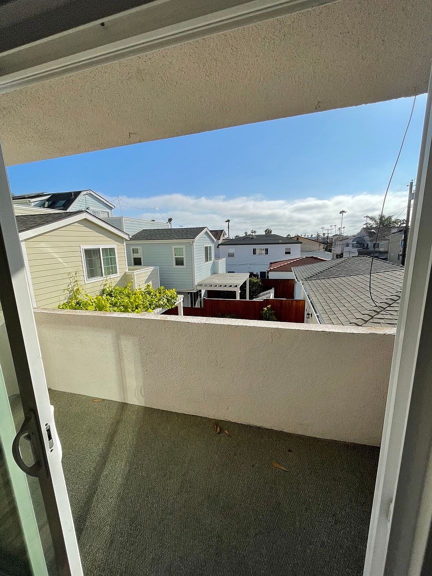 1488 Reed Ave photo 3
