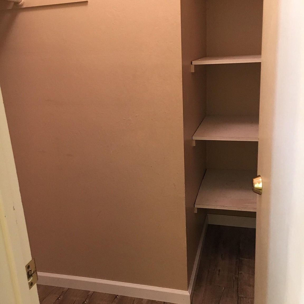 355 Parkview Ter photo 2