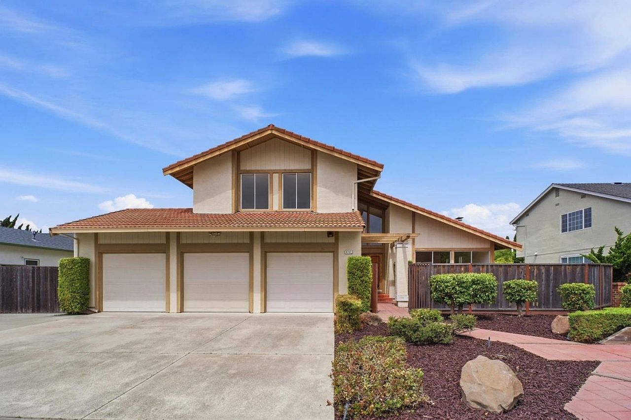 4157 Isola Dr photo 3