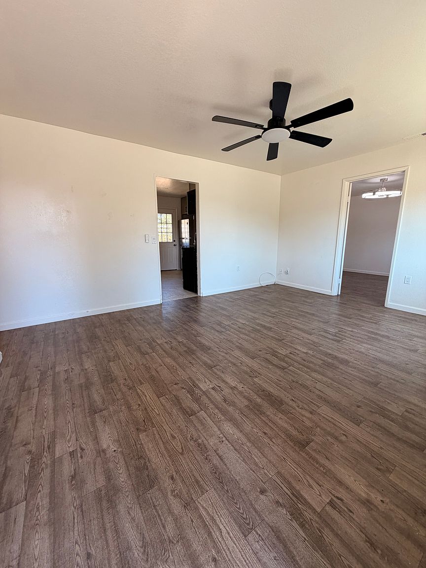 225 Adobe Rd photo 2