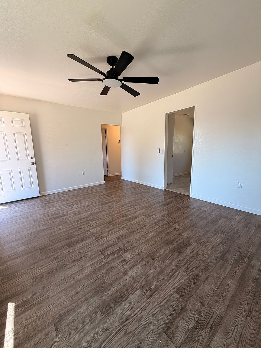 225 Adobe Rd photo 3