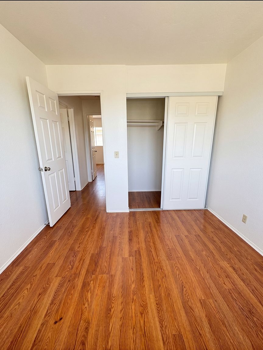 2514 Fairmount Ave photo 4