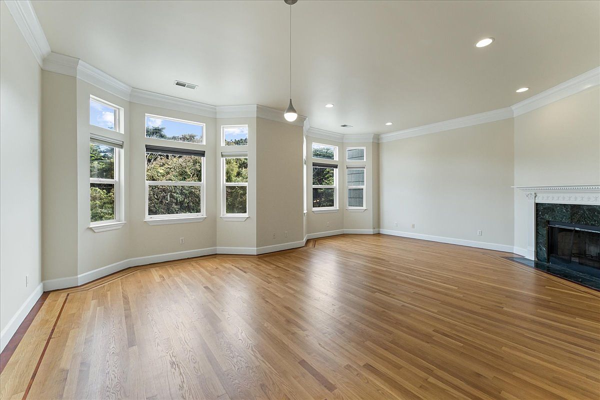 4619B Lincoln Way photo 2