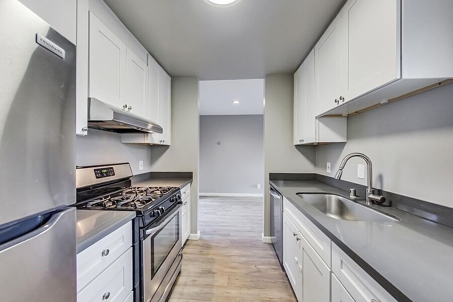 Apartments on Sausal Street Unit C · Oakland photo 2