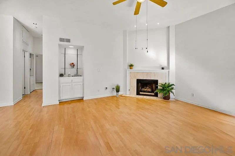 5170 Clairemont Dr photo 3