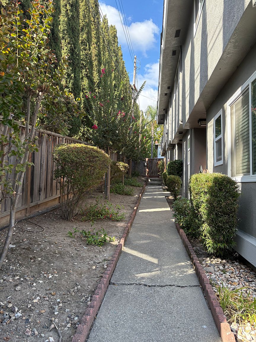 4664 Heyer Ave photo 2