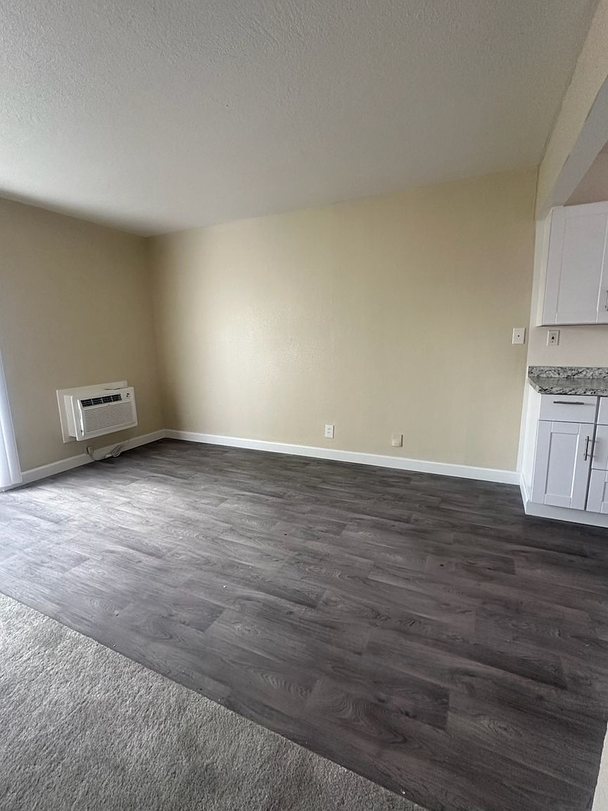 10192 Beardon Dr photo 2