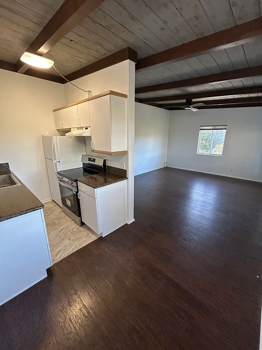 2081 Monte Vista Dr photo 5