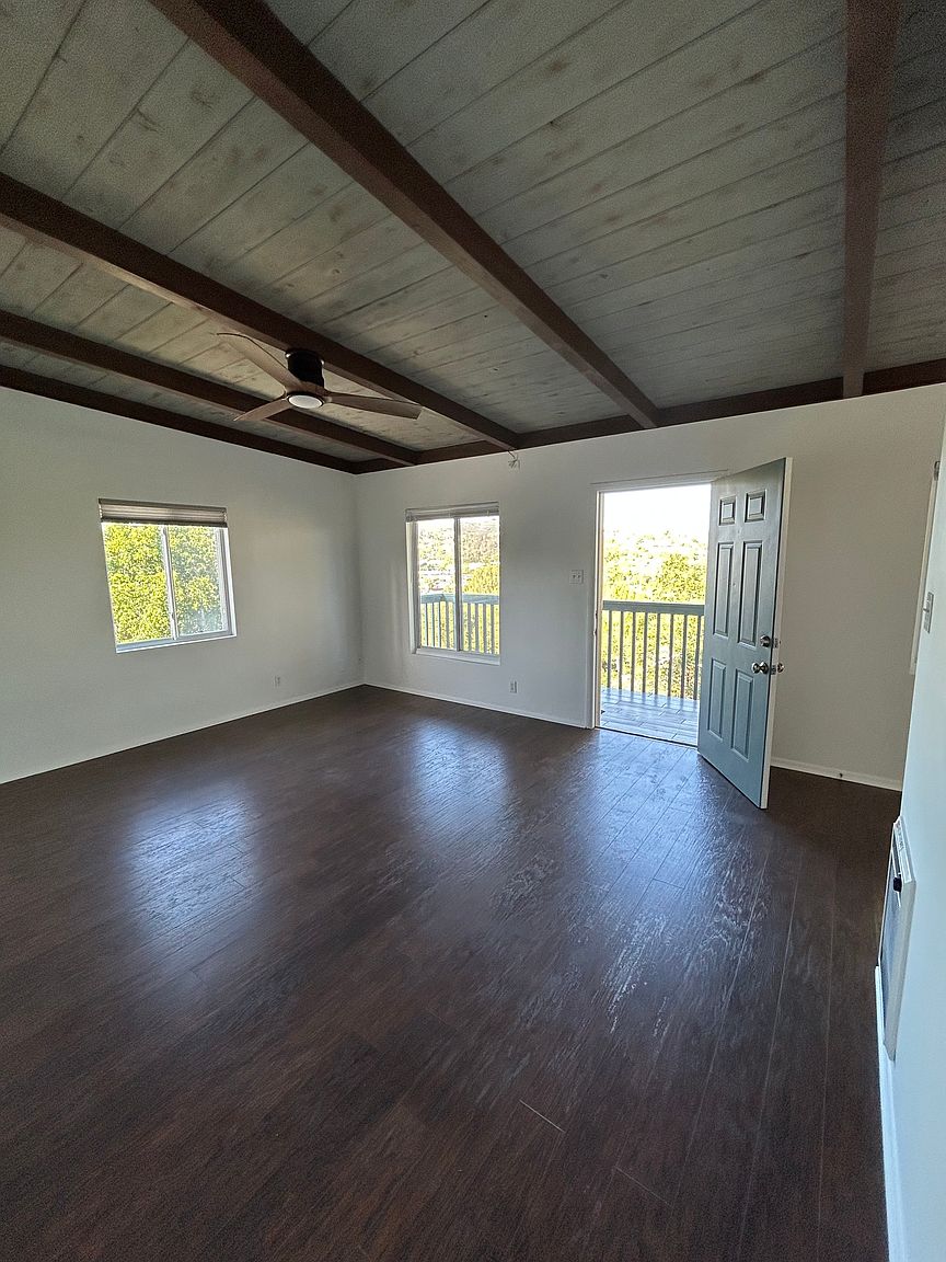 2081 Monte Vista Dr photo 4