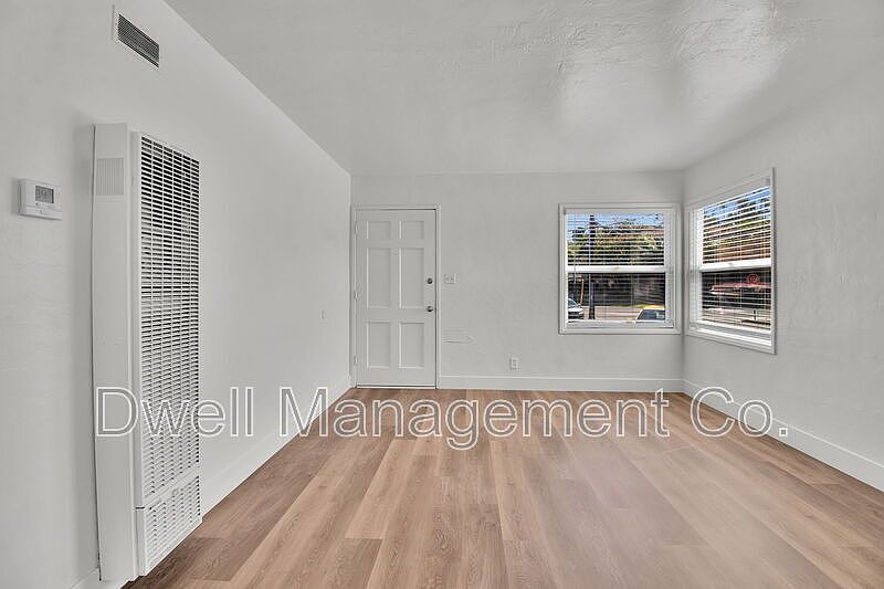 4913 Guava Ave photo 5