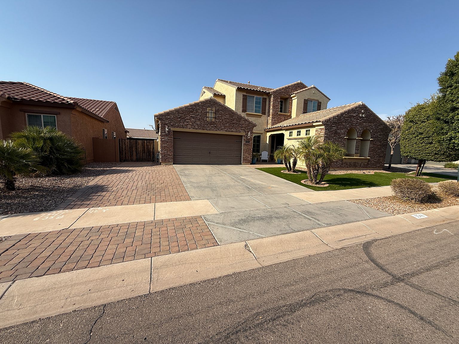 3546 E Ivanhoe St photo 3