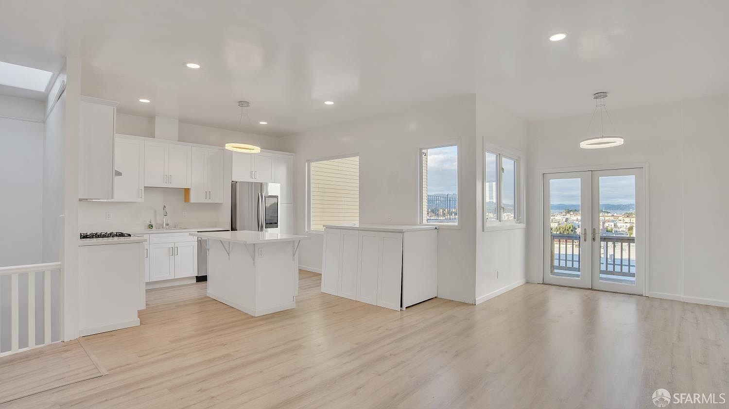 2612 Greenwich St photo 2