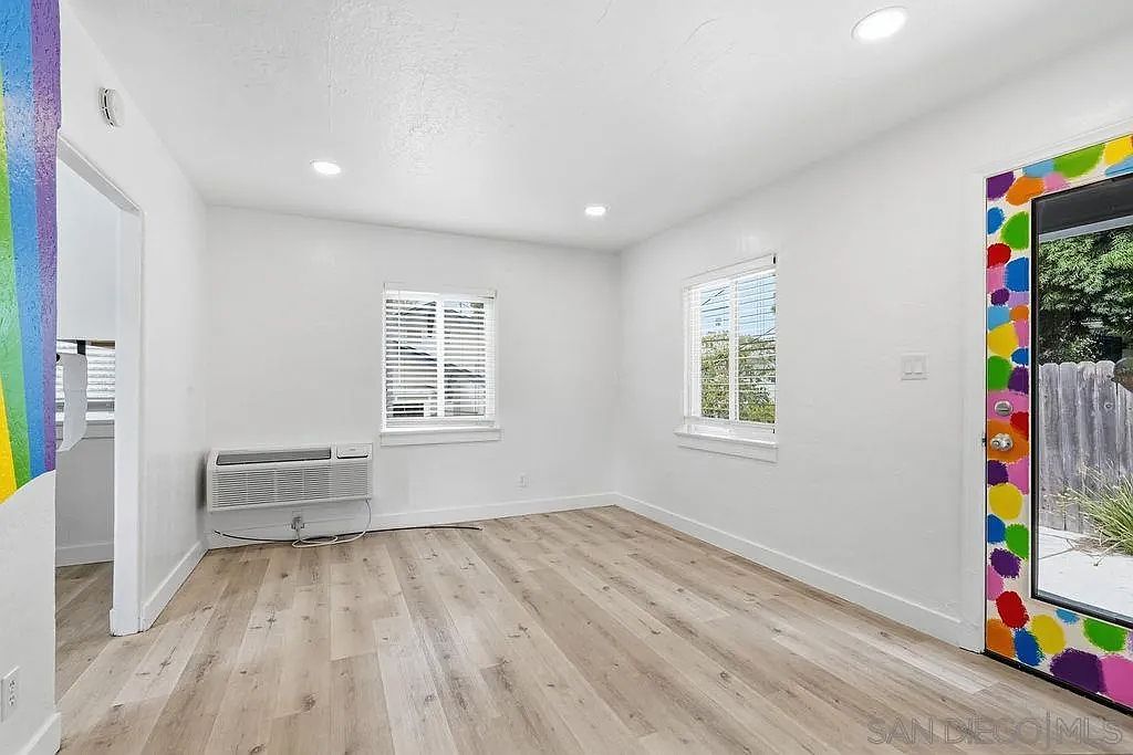 4261 Maryland St photo 5