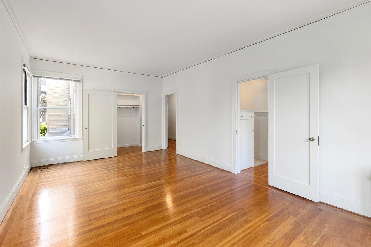 Apartments on Lake St · San Francisco photo 2