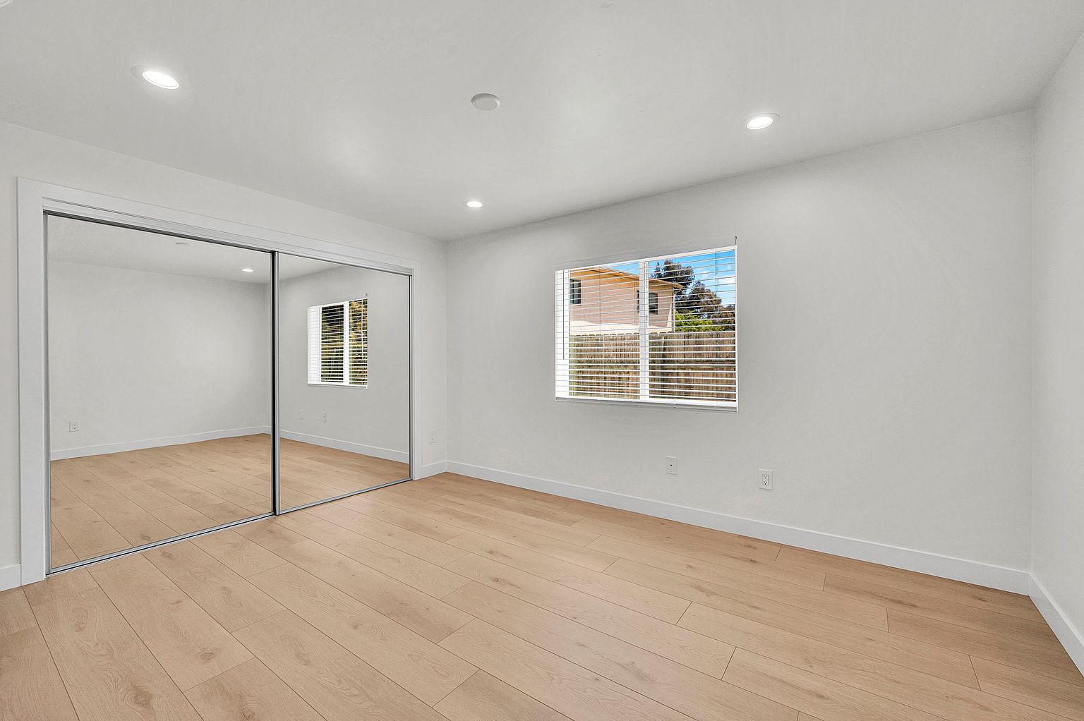 1750 Hanford Dr photo 5
