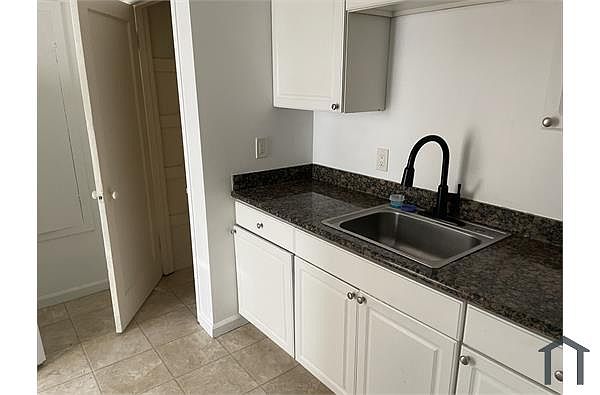 6474 Macarthur Blvd photo 5