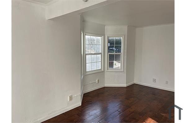 6474 Macarthur Blvd photo 3