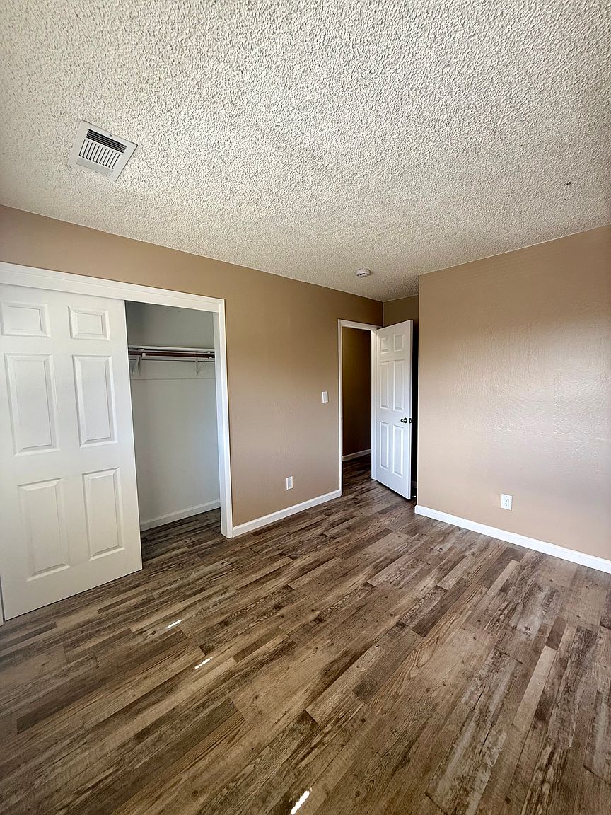 2BR/1BA Apartment on Tawny Dr · Pleasanton photo 4