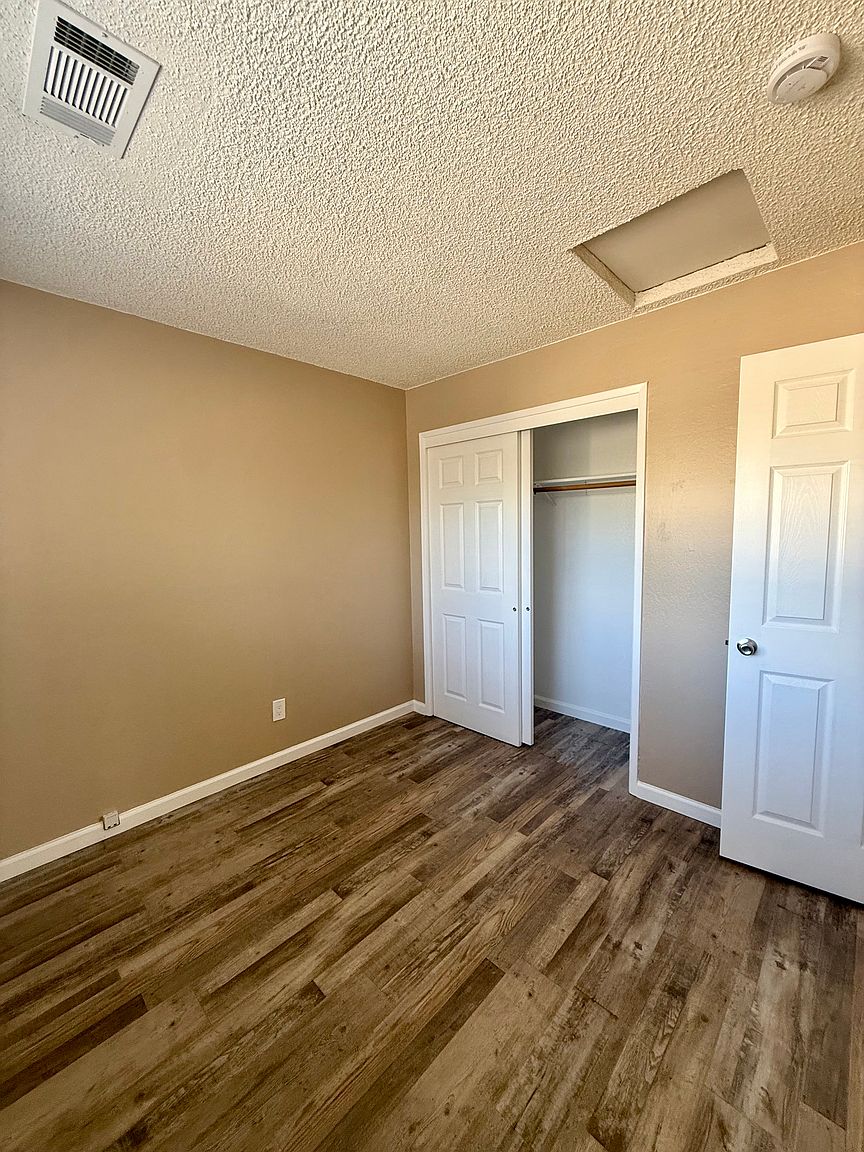 2BR/1BA Apartment on Tawny Dr · Pleasanton photo 3